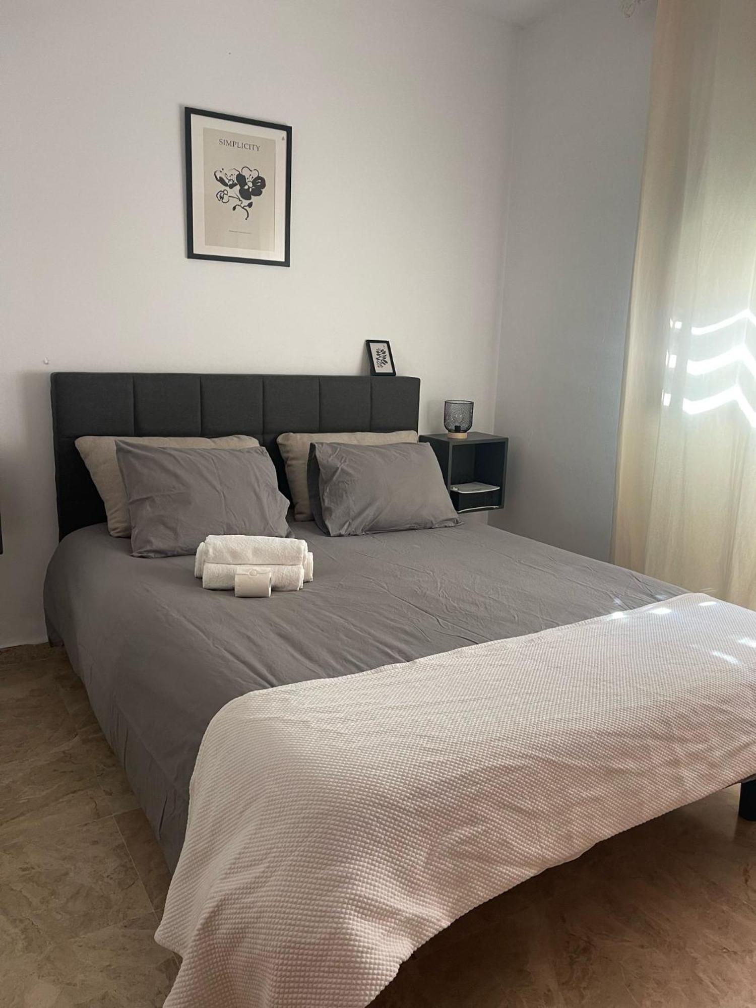 Astral-Habitacion Doble Privada En Casa Compartida-Uebica2 Hotel Mairena del Aljarafe Bagian luar foto